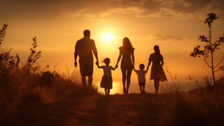 Strong Family Relationships: Keys to a Happy, Healthy Life